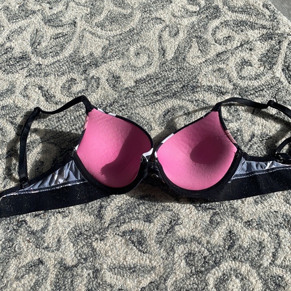 Pink/Victoria Secret Push Up Bra (30 C) - Picture 2 of 4